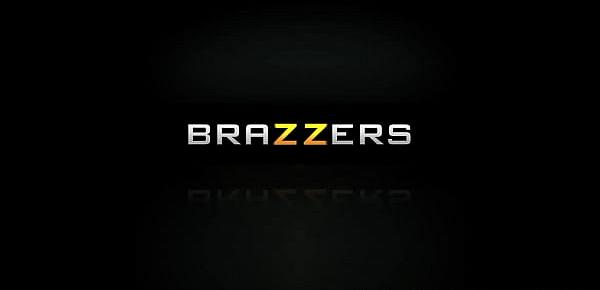  Brazzers - Big Wet Butts - (Julia De Lucia, Tony De Sergio) - Trailer preview